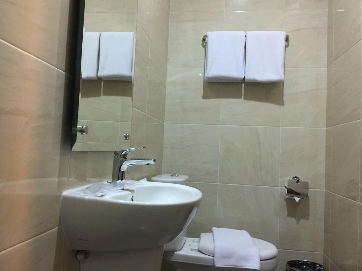U Stay Hotel Tebet Джакарта Екстериор снимка