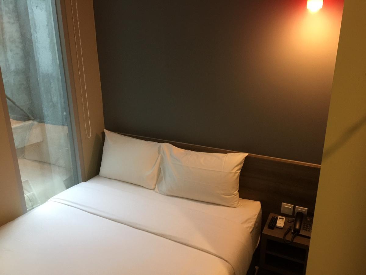 U Stay Hotel Tebet Джакарта Екстериор снимка